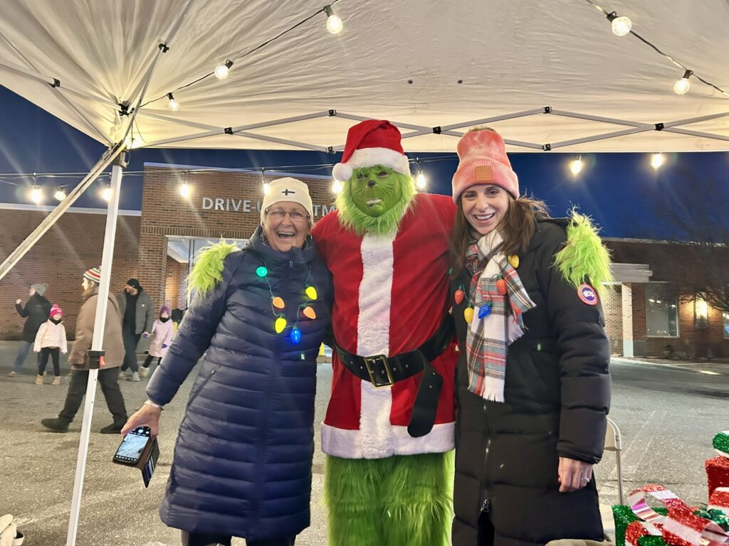 Holiday Market Volunteers